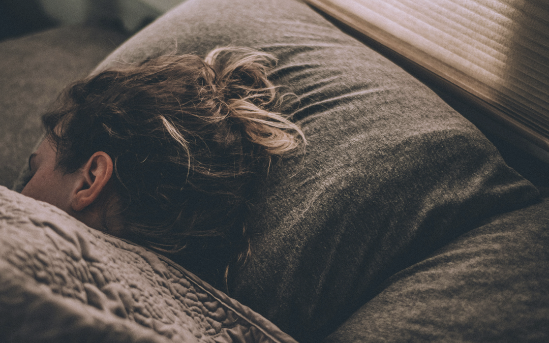 La importancia del descanso profundo para tu piel y ánimo
